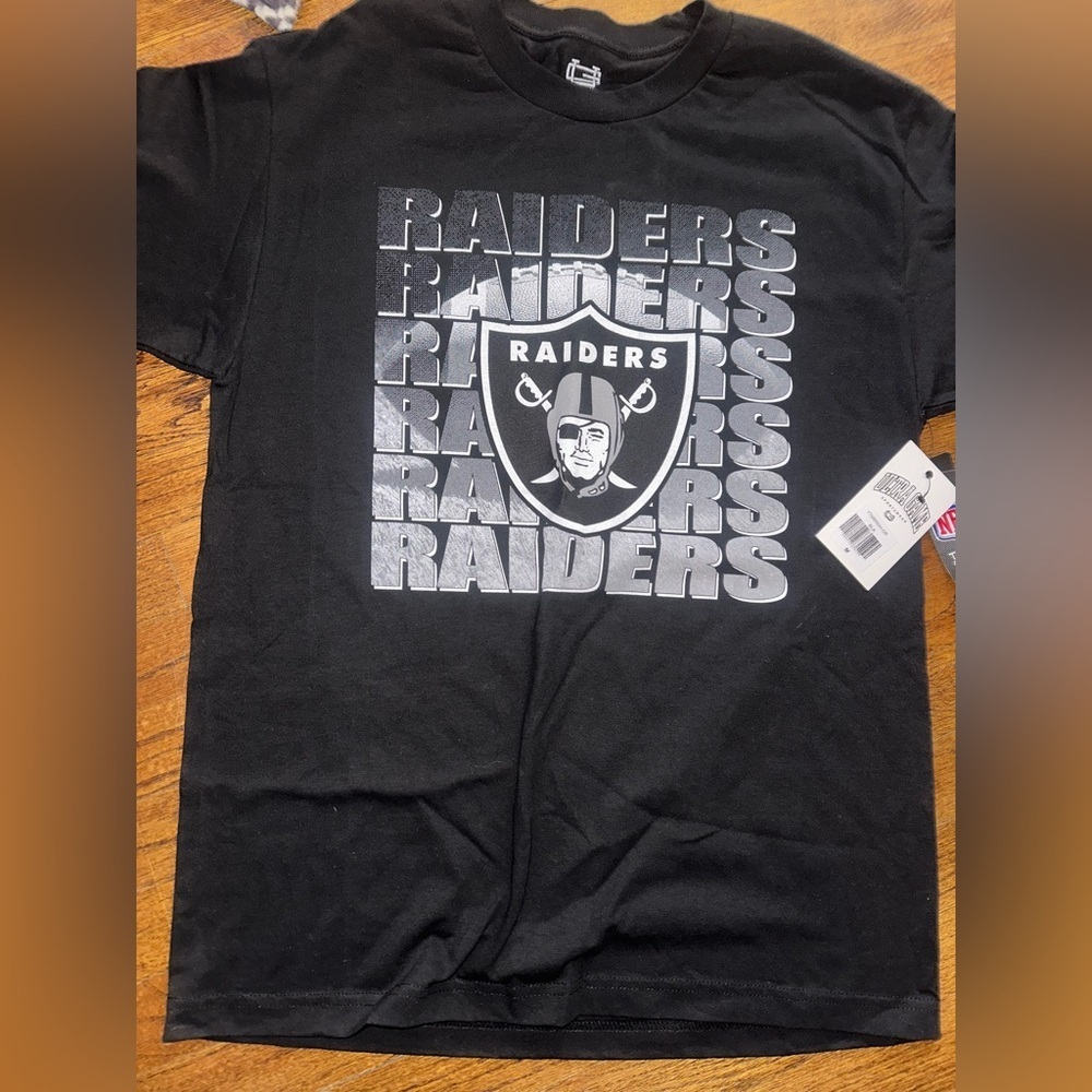 Las Vegas Raiders x Ultra Game x Round Two Sport Tee — NWT Medium